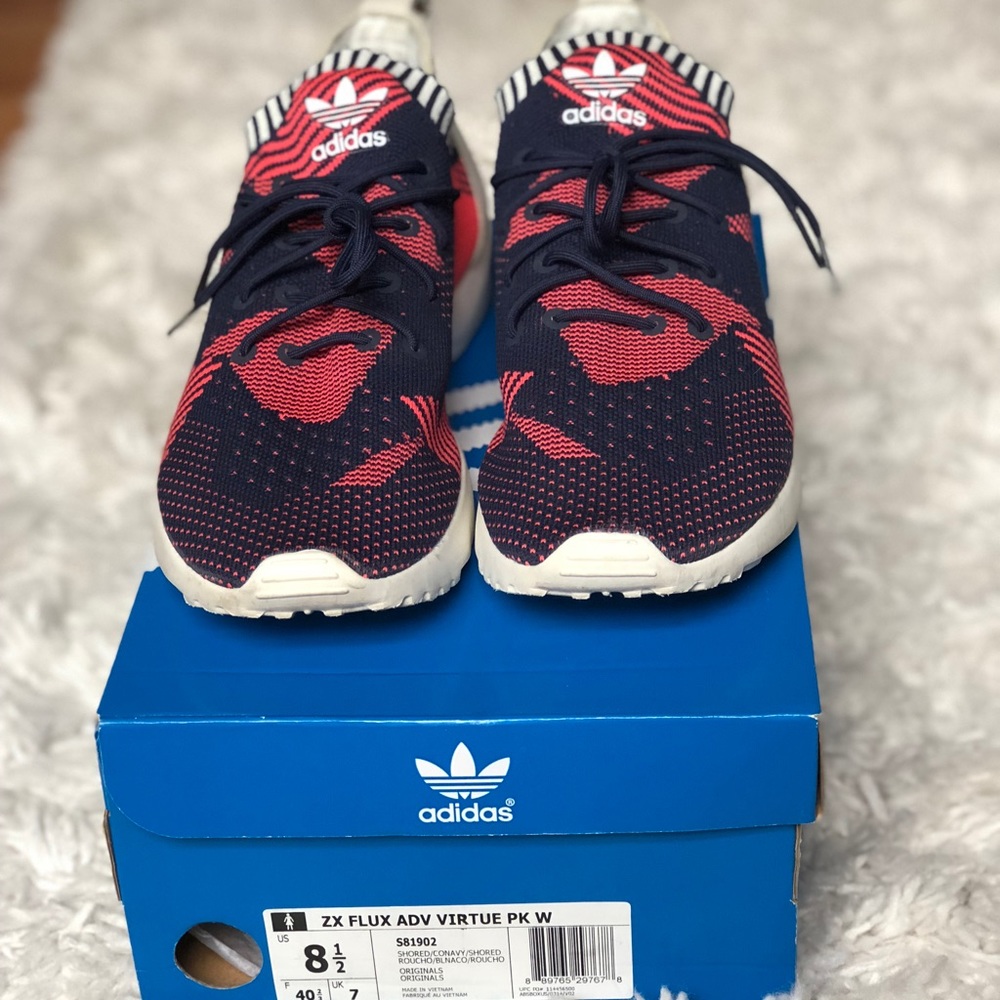 WOMENS 8.5 ZX FLUX NAVY AND PINK